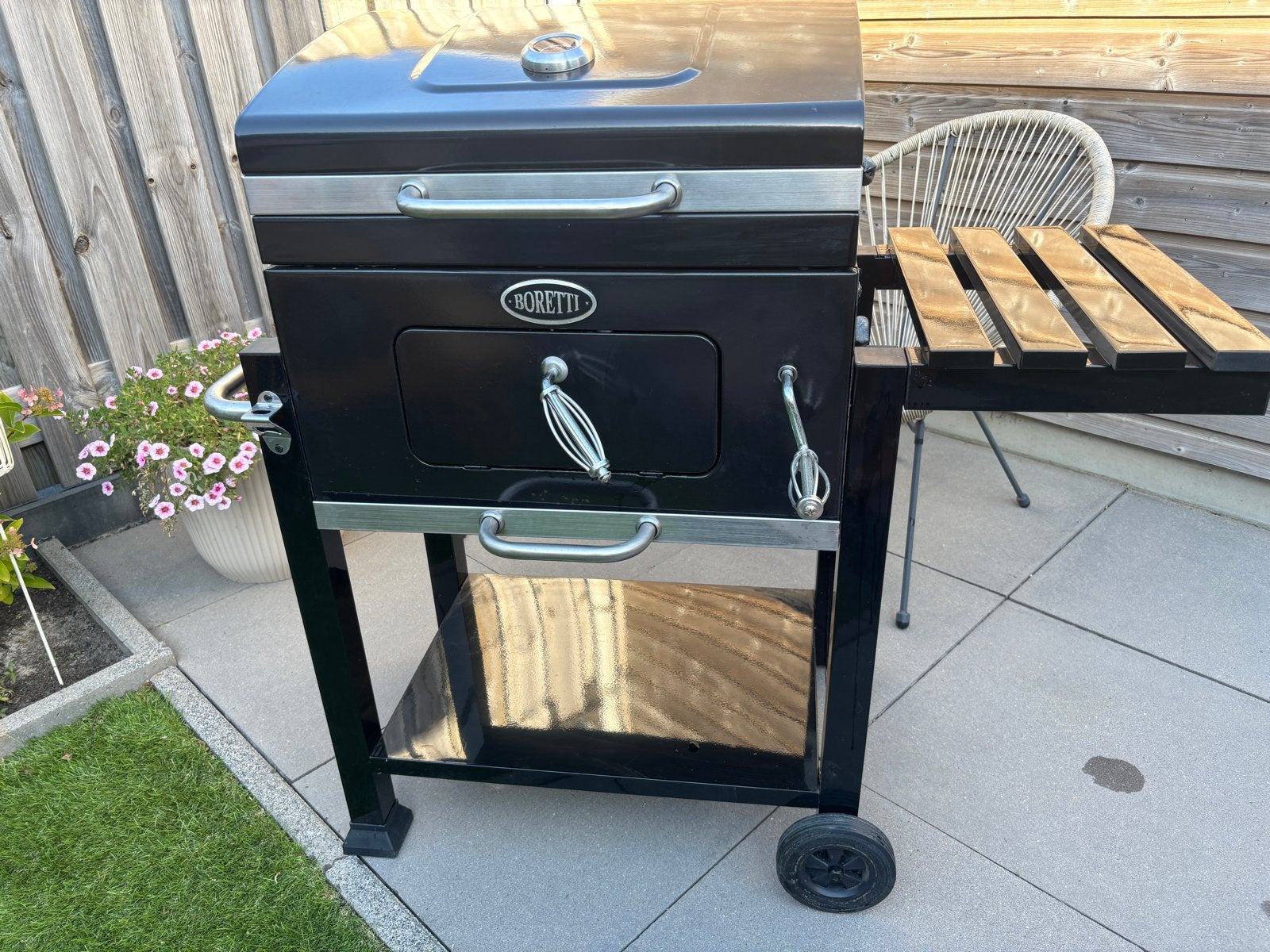 Boretti houtskoolbarbecue met hoes, Ophalen, Zo goed als nieuw
