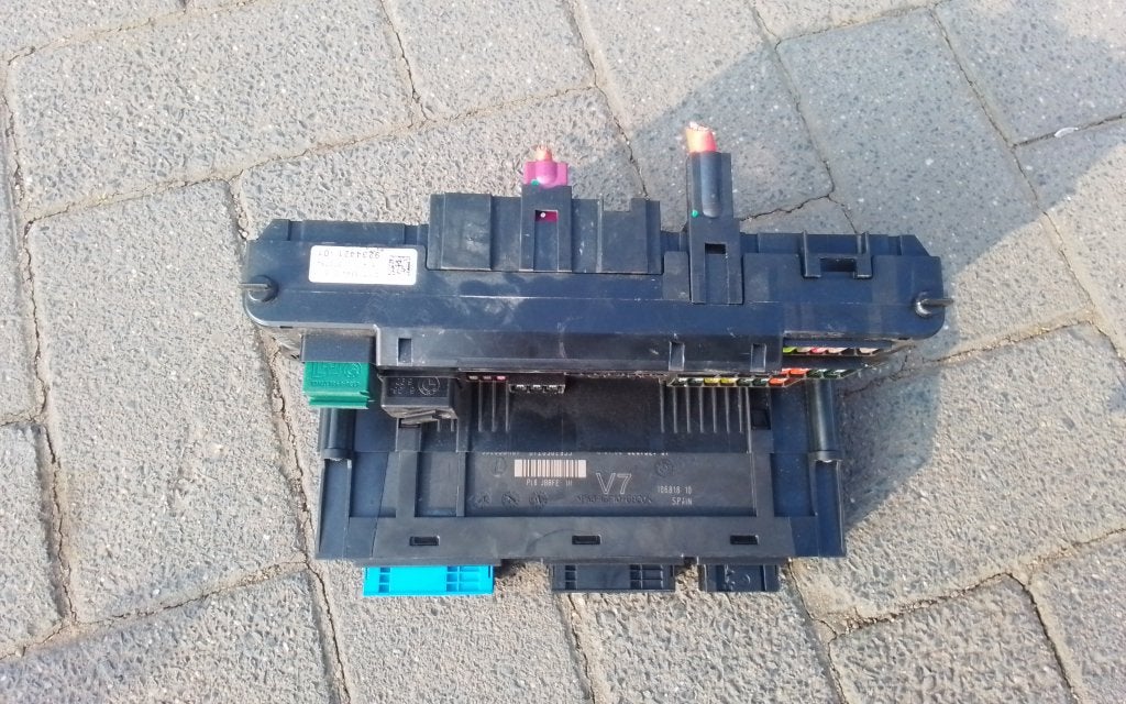 ZEKERINGKAST BMW 5 SERIE 9234421 - 01, Niet ingevuld, Gebruikt, Niet ingevuld, Ophalen of Verzenden