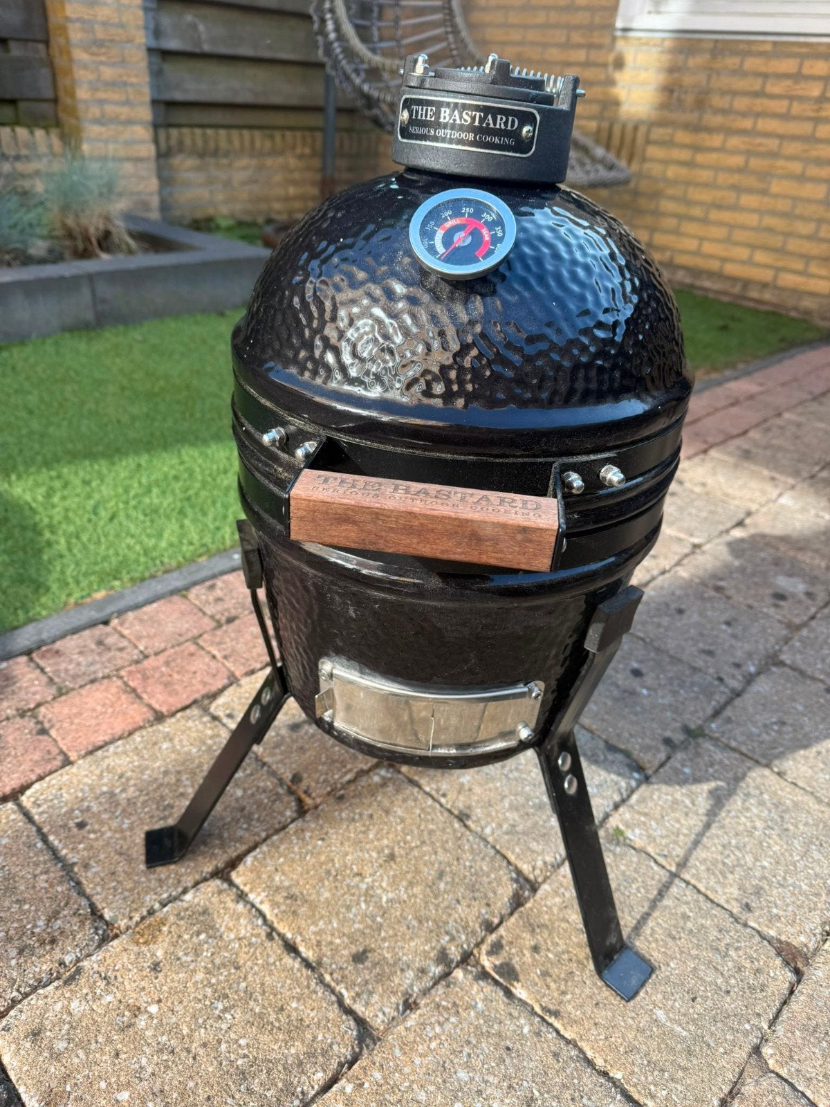 The bastard barbecue mini - drie keer gebruikt, Tuin en Terras, Houtskoolbarbecues, Ophalen