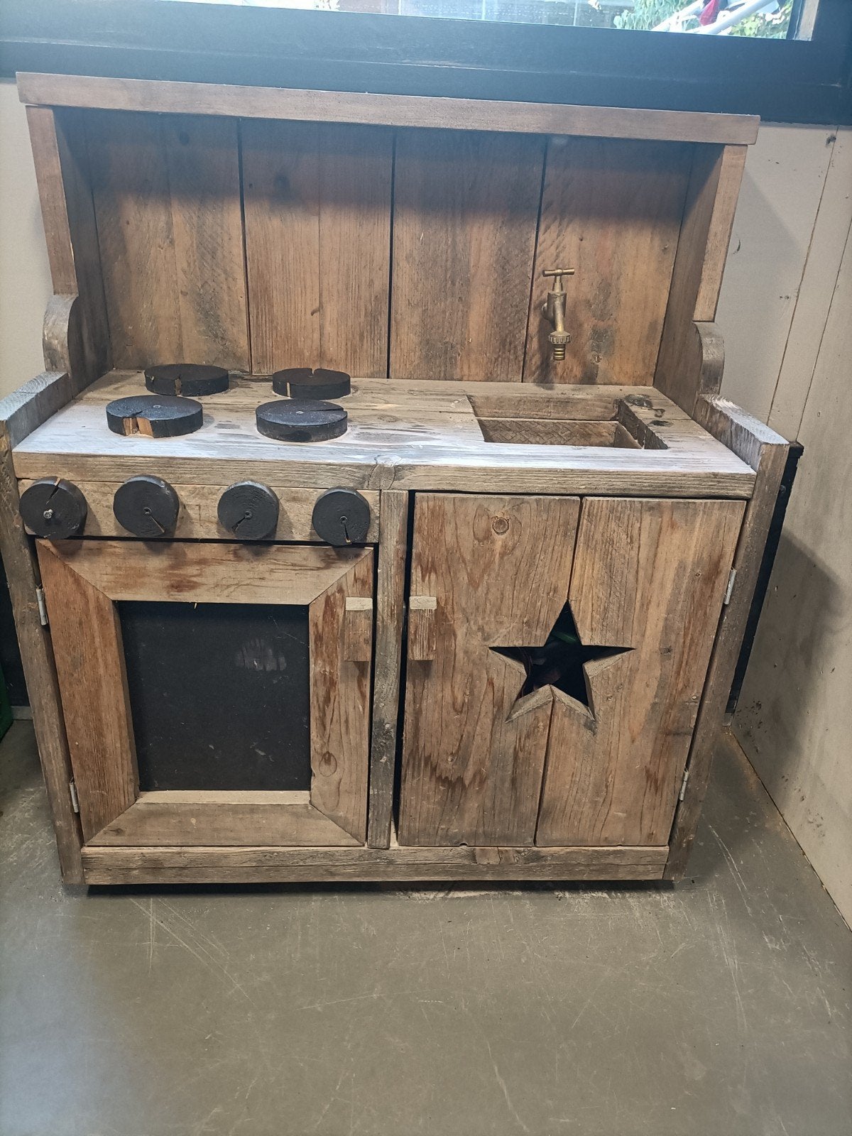 Houten Speelkeuken - Robuust en Uniek Design, Kinderen en Baby's, Ophalen, Gebruikt, Meubelstuk of Keukentje