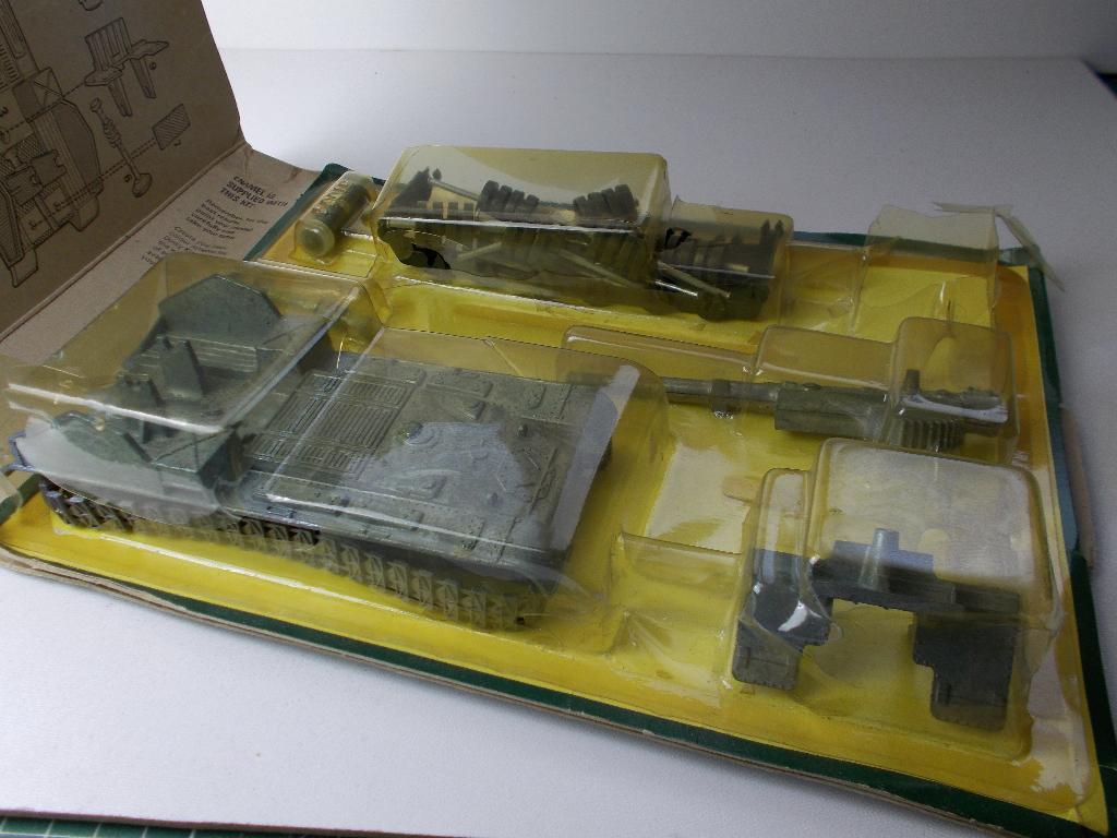 1973 Dinky Toys MILITARY KIT 1034 155 MM MOBILE GUN., Ophalen of Verzenden, Zo goed als nieuw, Overige typen, Dinky Toys