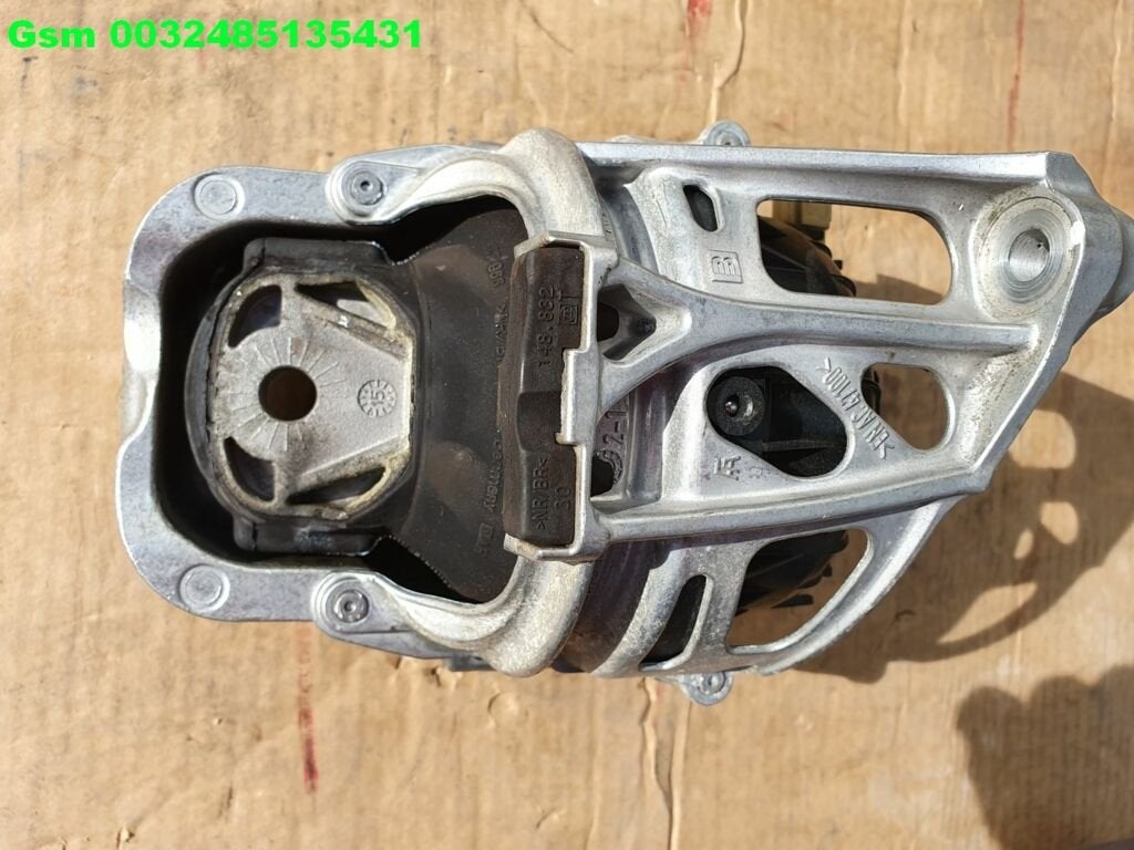 4m0199371c q7 motorsteun a7 motorsteun a6 q8 a8 touareg, Gebruikt, AUDI AG, Auto-Union-Strasse 1
85045  Ingolstadt, DE, Kundenbetreuung@audi.de
