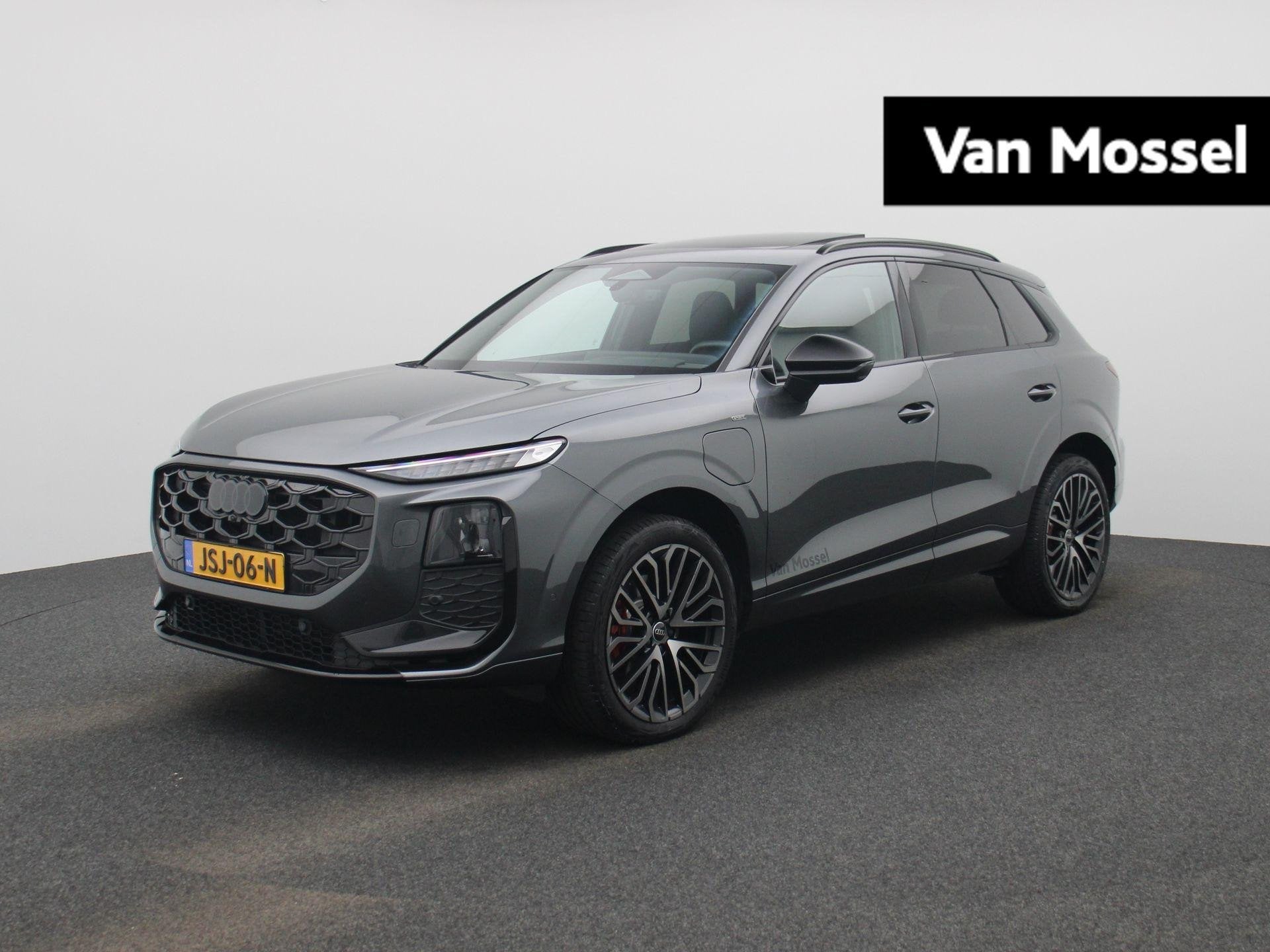 Audi Q3 1.5 e-hybrid S edition l Demo l Adaptive cruise cont, Auto's, Audi, 12 maanden, 1800 kg, 1498 cc, 150 min