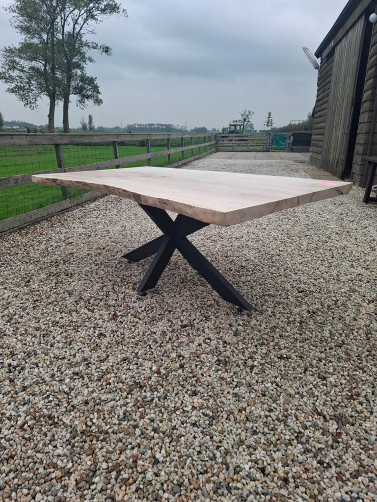 Prachtige boomstamtafel gemaakt van populierenhout, 50 tot 100 cm, Vijf personen of meer, Rechthoekig, Ophalen
