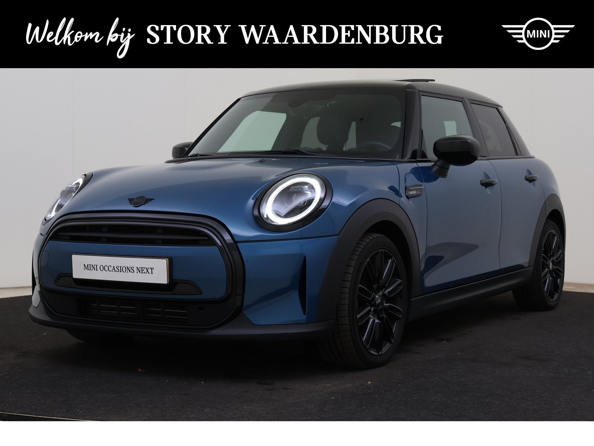 MINI Hatchback Cooper Classic Automaat / Panoramadak / Sport, Auto's, 136 pk, Gebruikt, Met garantie (alle), Blauw
