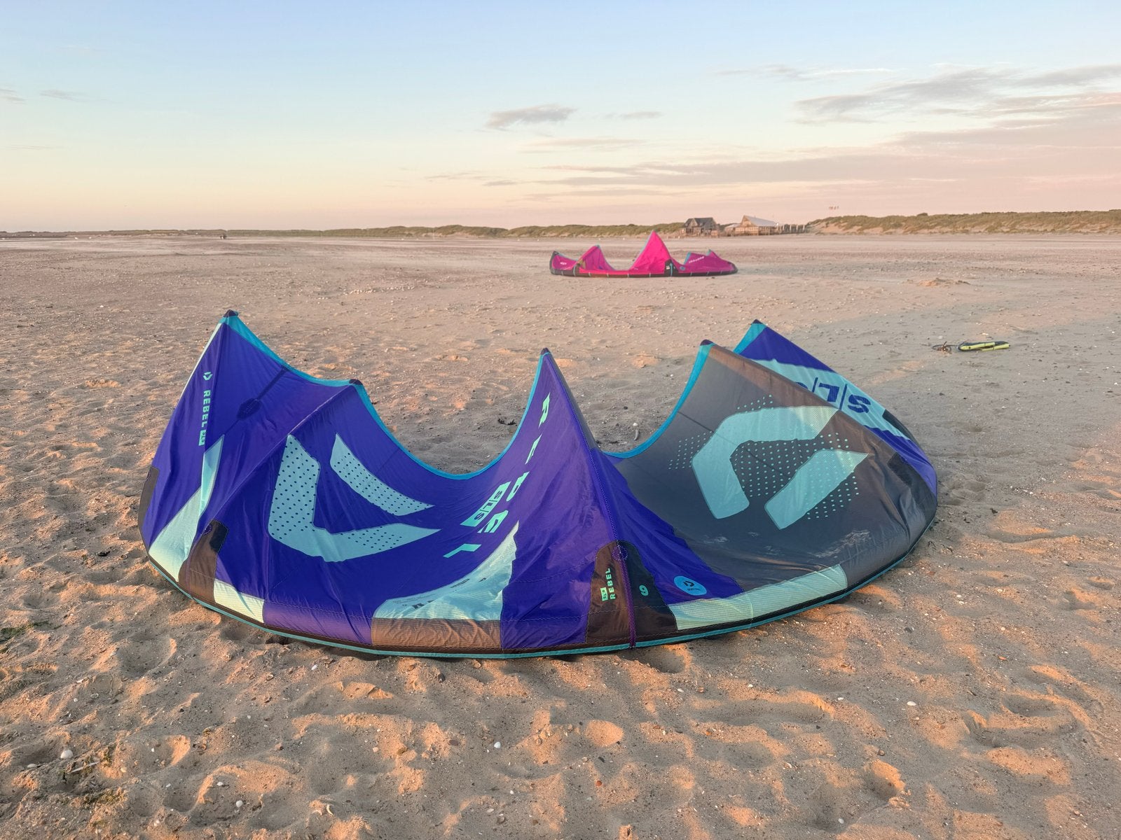 Duotone Rebel SLS 9m 2024 Kite, Watersport en Boten, Ophalen, 9 m², Geen board, Zo goed als nieuw