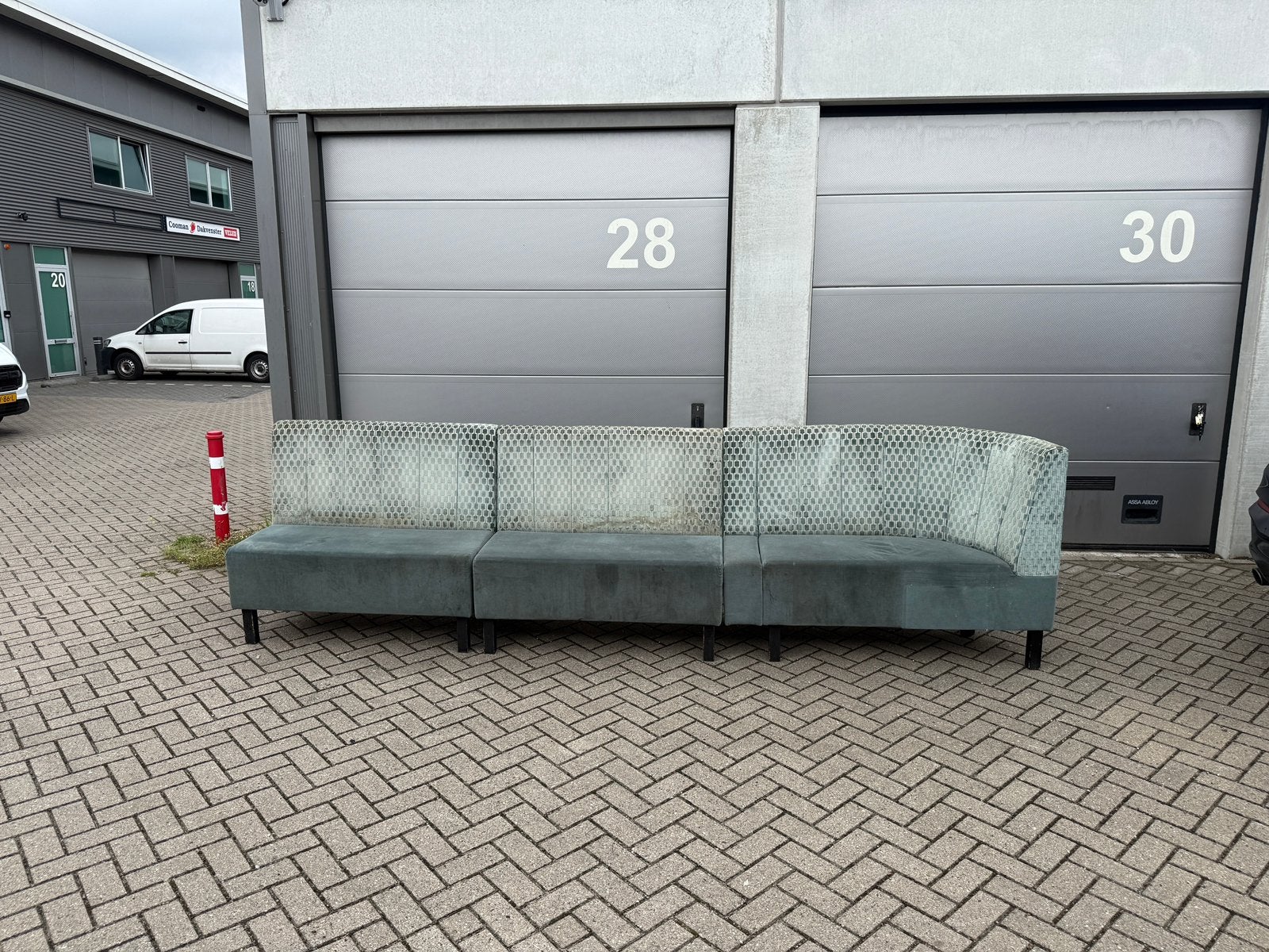 Lange horeca zitbank – 3-delig, Ophalen, Gebruikt, Vierpersoons of meer, Rechte bank