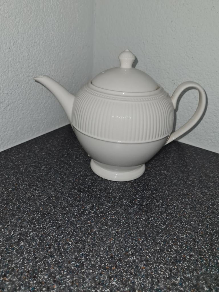 Wedgwood windsor, theepot , melkkannetje, 4 x senseo kopje, Huis en Inrichting, Keuken | Servies, Overige typen, Ophalen of Verzenden