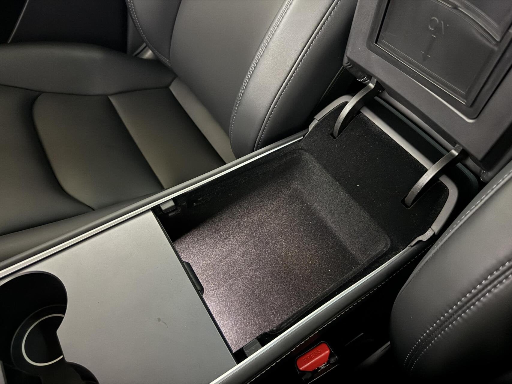 Foto 51 van Tesla Model Y RWD 58 kWh 92% SOH Black Edition Trekhaak FSD