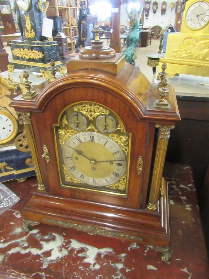Oer 10947 ANTIEKE Engelse 8 bellen klok met messing pilaren, Ophalen