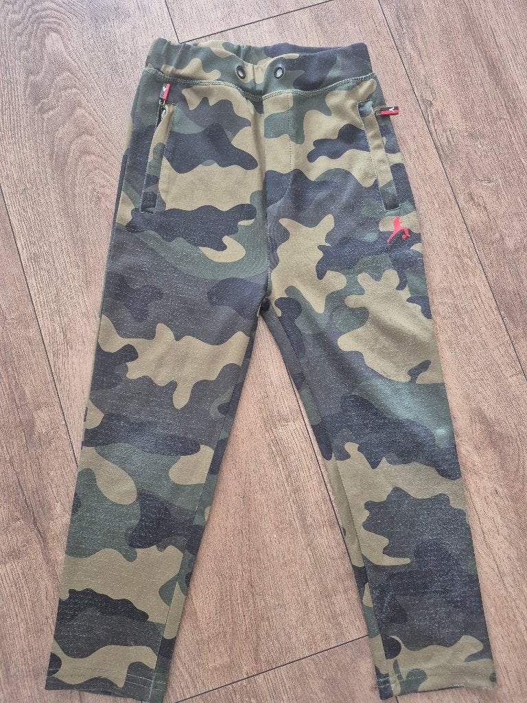 Te koop leuke groene camouflagebroek 5-6 jaar, Broek, Gebruikt, Ophalen of Verzenden, Monta JR