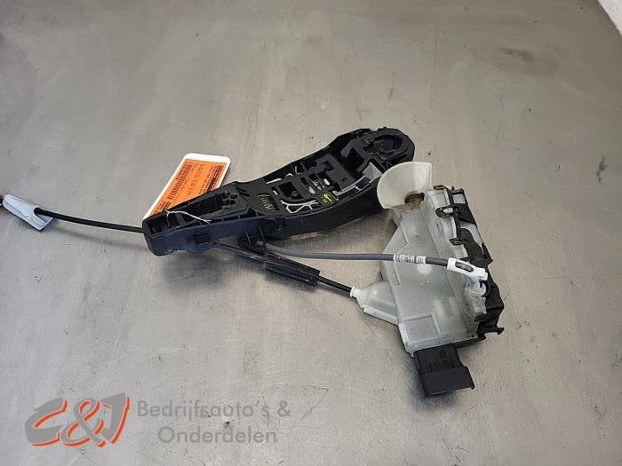 Deurslot Mechaniek 2Deurs links van een Toyota Pro-Ace, Gebruikt, -, -, Ophalen of Verzenden
