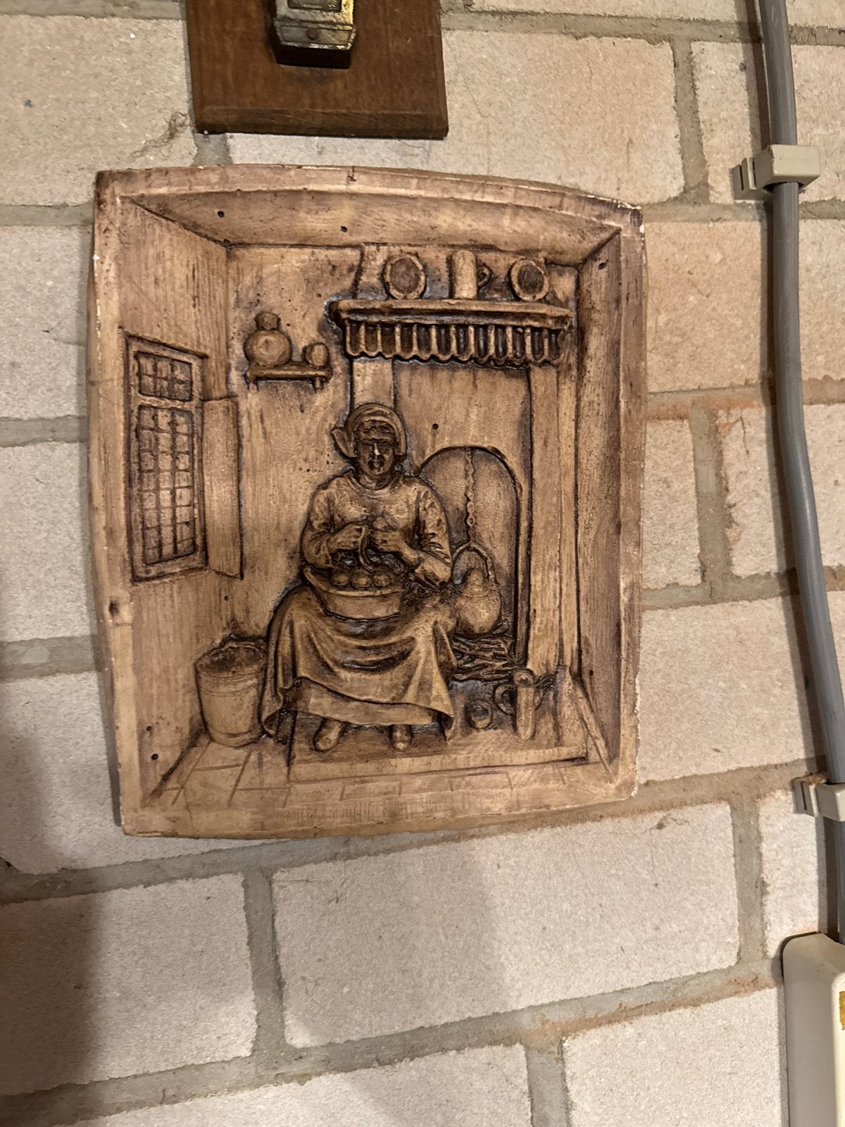 Houtsnijwerk van vrouw in interieur, Houtsnijwerk, Ophalen of Verzenden, Handgemaakt, 20 - 50 cm