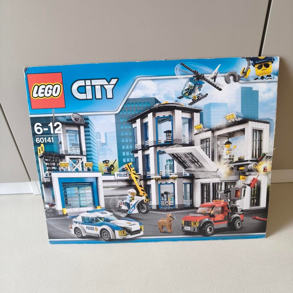 LEGO City Politiebureau 60141 - Compleet, Kinderen en Baby's, Lego, Ophalen of Verzenden, Complete set, Compleet