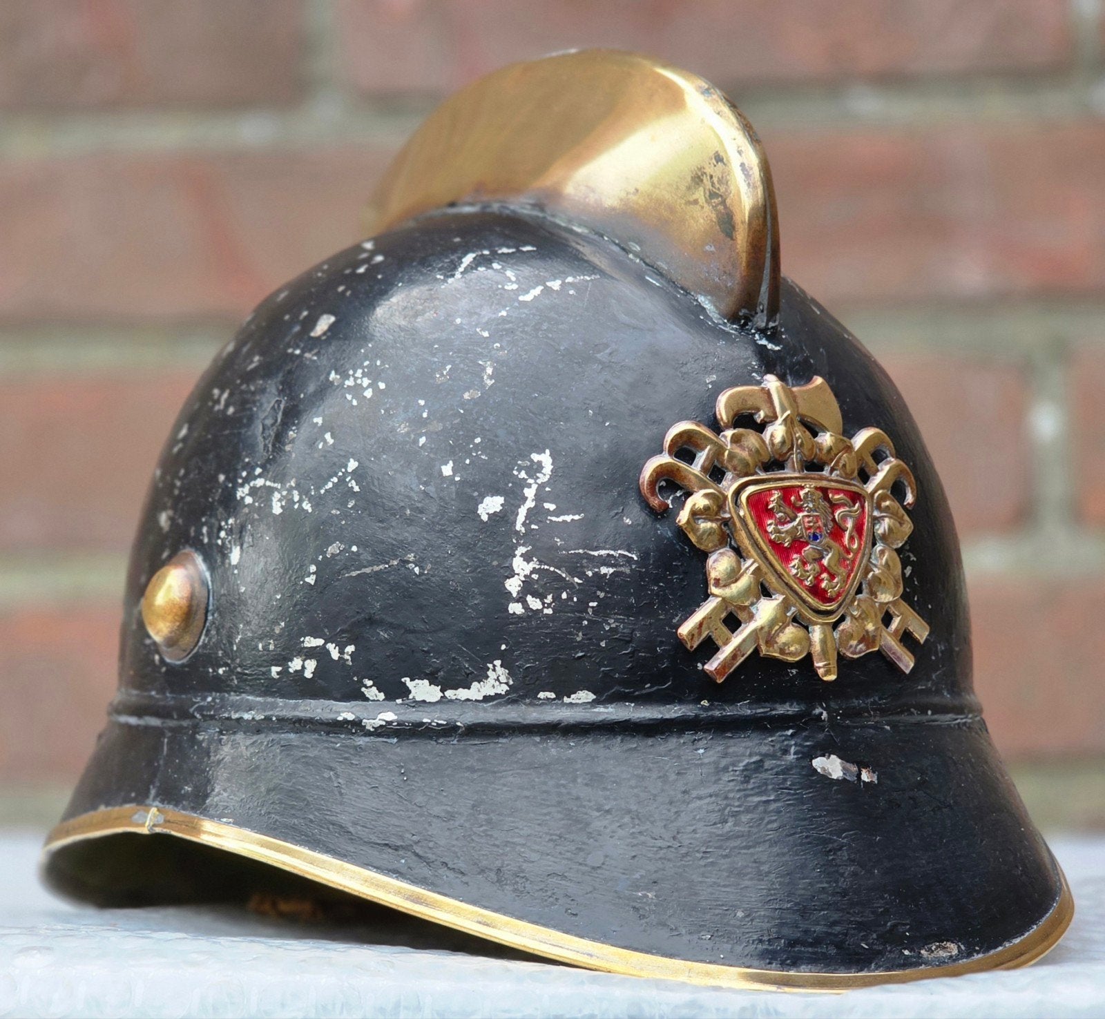 Brandweerhelm brandweer Czechoslovakia, Ophalen of Verzenden, Nederland, Embleem of Badge