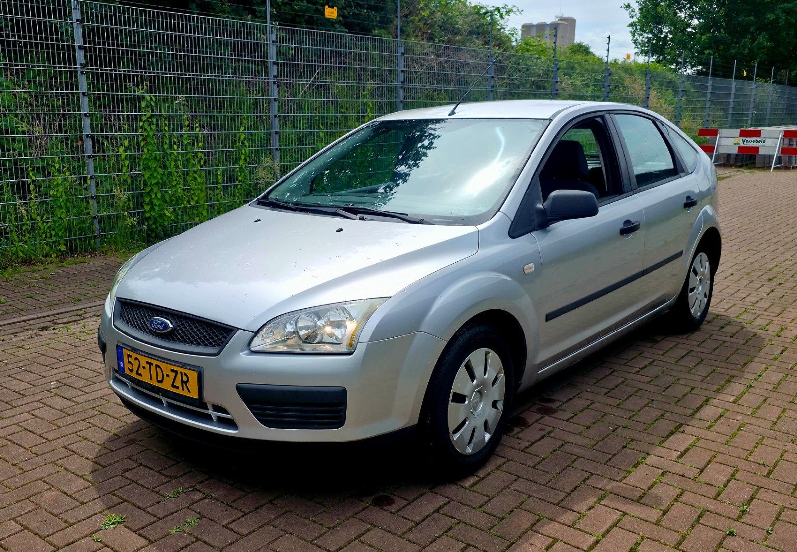 Ford Focus 1.6 | Airco | Cruise Control | Nieuwe Koppeling, Auto's, Ford, 1596 cc, Zwart, 4 cilinders, 49 €/maand