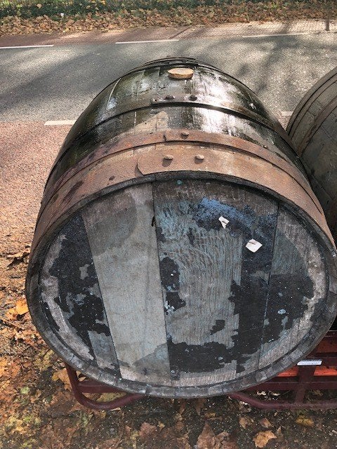 2 stuks houten whiskyvaten, Ophalen, Gebruikt, Ovaal, Hout