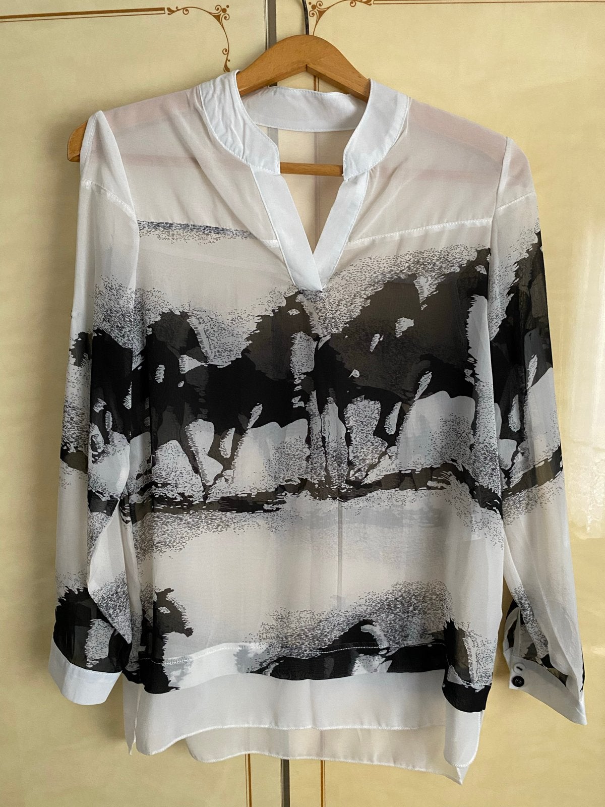 Witte blouse met paardenprint - Maat M, Kleding | Dames, Ophalen, Zo goed als nieuw, Maat 38/40 (M), Wit