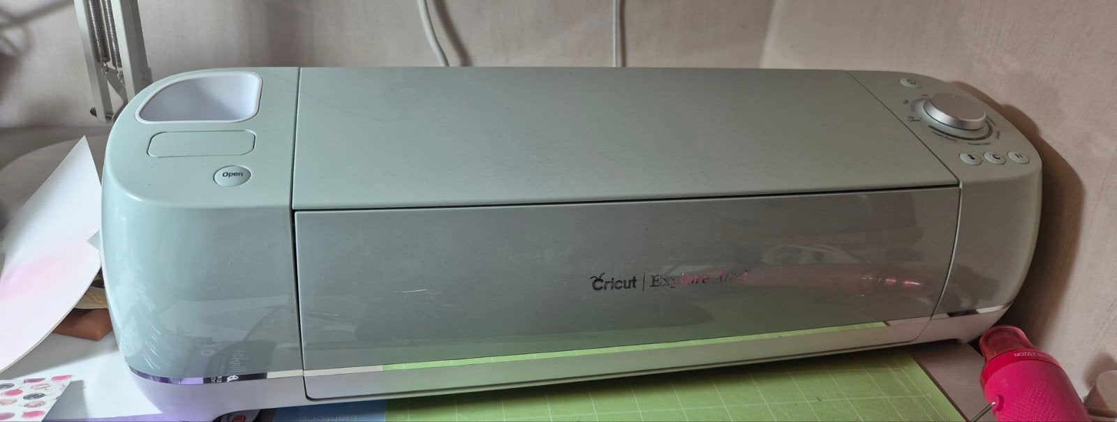 Cricut Explore Air 2 Snijmachine, Hobby en Vrije tijd, Knutselen, Zo goed als nieuw, Machine, Geschikt voor karton, Geschikt voor snijden