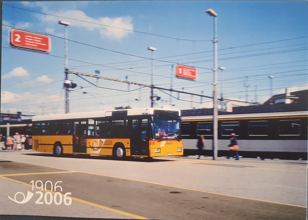 Zwitserland Postkaart 100 jaar postauto 2006, Ophalen of Verzenden, Briefkaart