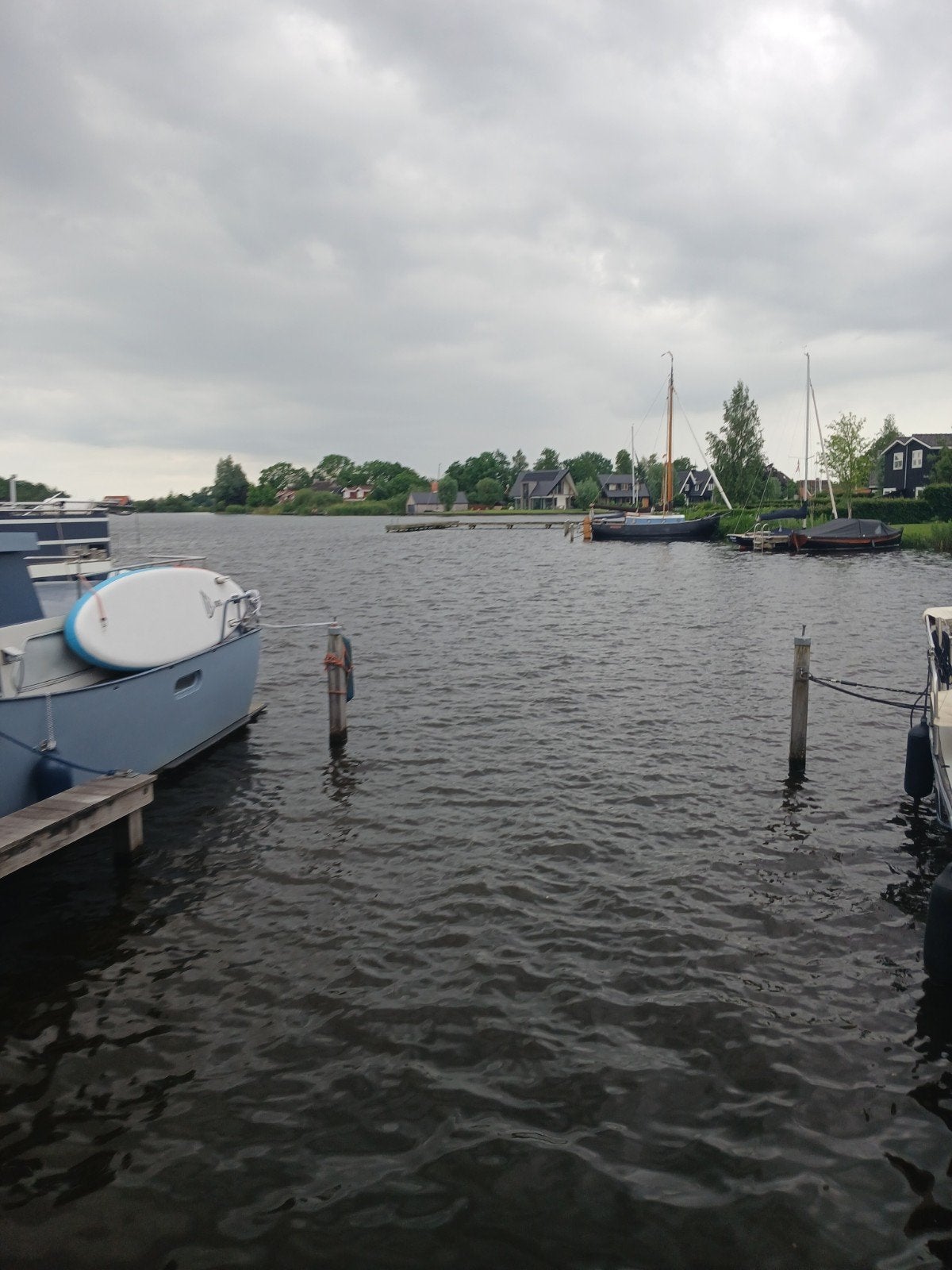 Prachtige ligplaats 10x4m aan Terkaplerpoelen/Sneekermeer