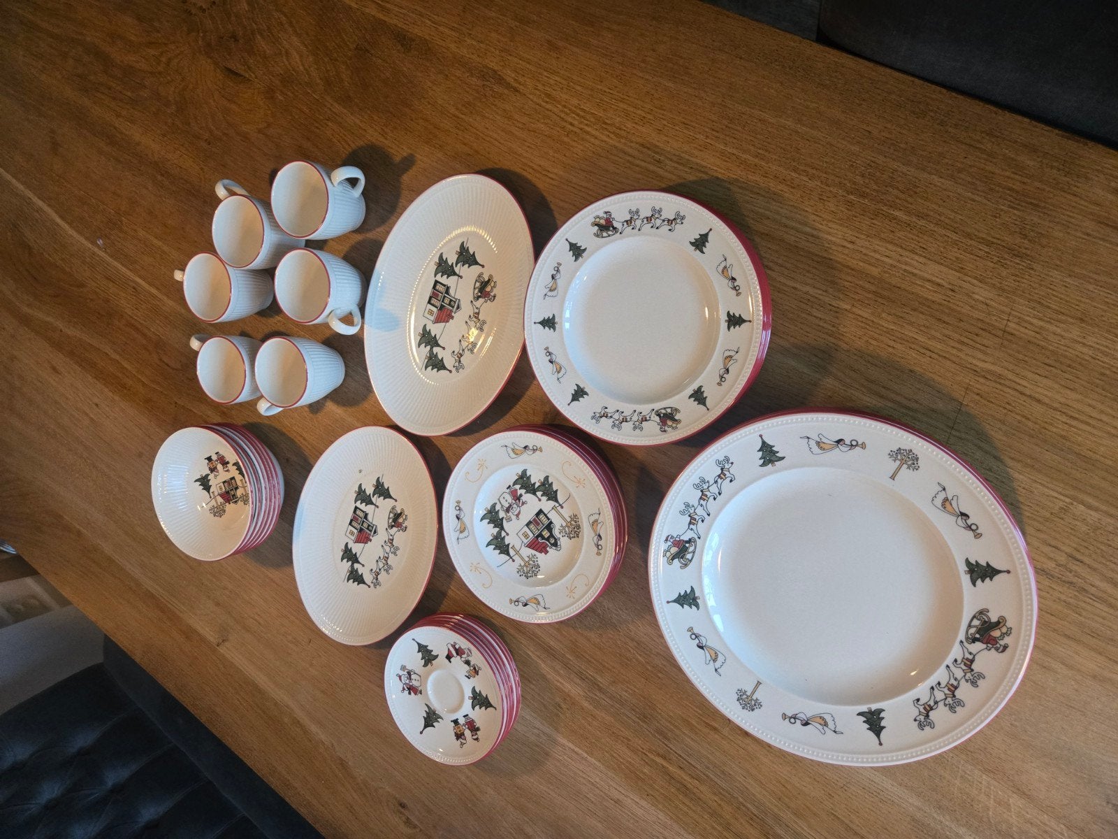 Wedgwood Windsor Christmas Servies - Compleet Set, Ophalen, Klassiek, Zo goed als nieuw, Wedgwood