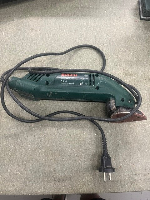 Bosch Deltaschuurmachine, Doe-het-zelf en Verbouw, Gereedschap | Schuurmachines, Ophalen of Verzenden, Gebruikt, Minder dan 600 watt