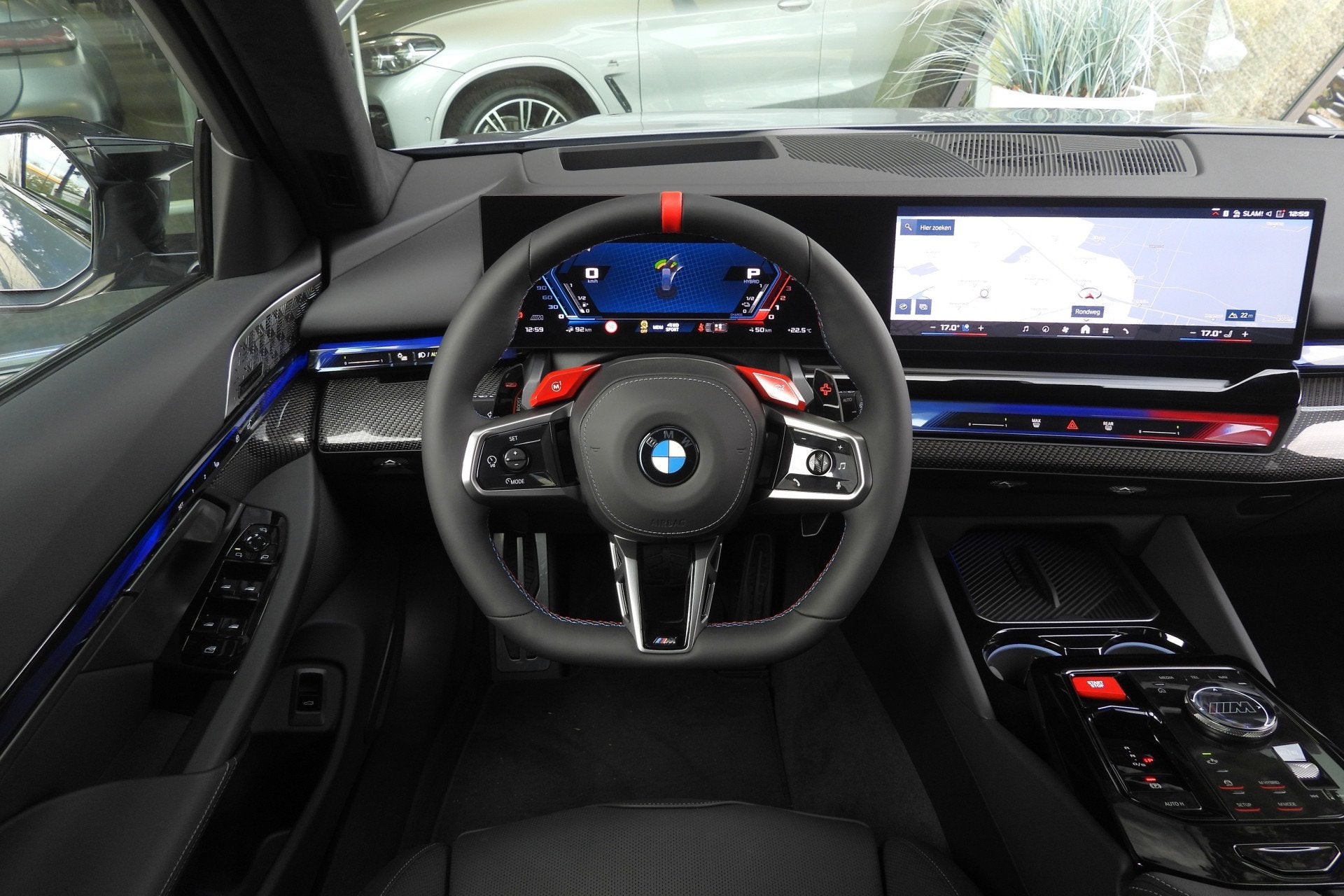 BMW M5 Touring Automaat / M Drive Professional / Trekhaak /, 4395 cc, Vierwielaandrijving, Hybride Elektrisch/Benzine, Stoelverwarming