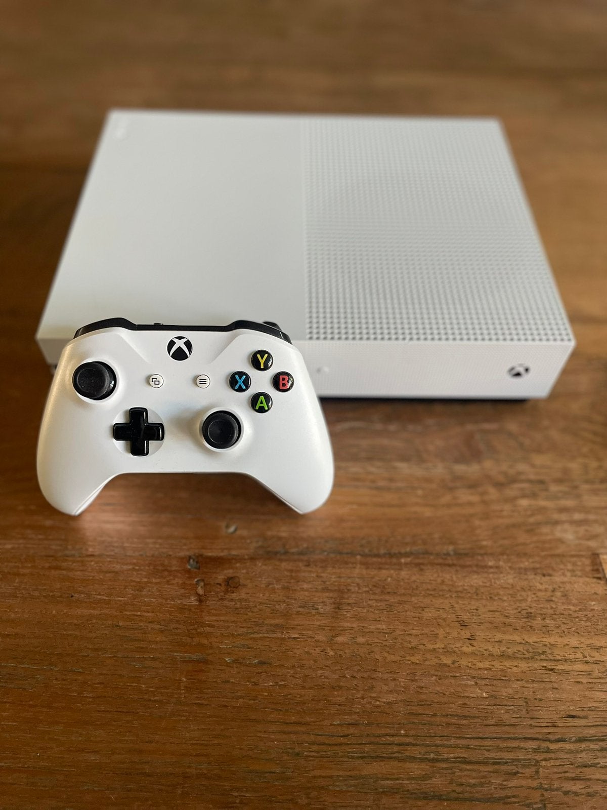Xbox One + 2 controllers, Gebruikt, Xbox One, Met 2 controllers, Ophalen of Verzenden