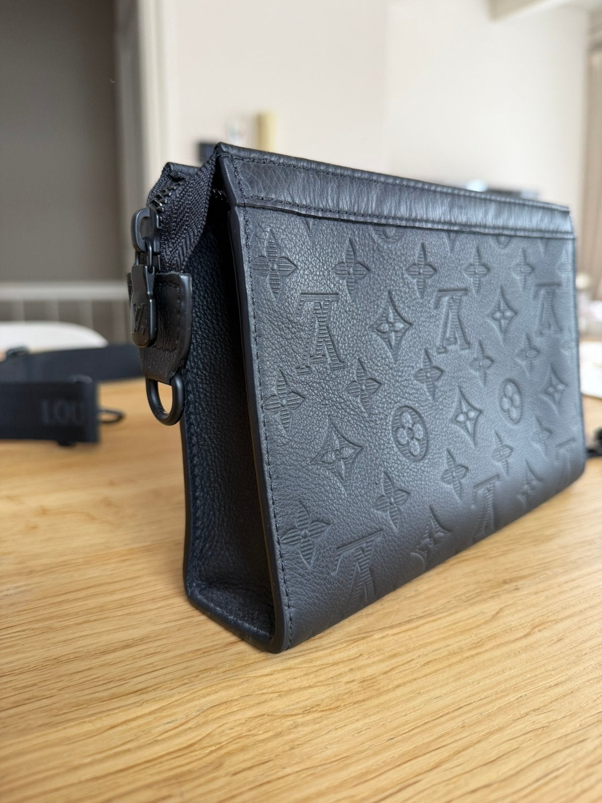Foto 7 van Louis Vuittion Gaston Wearable Wallet tas