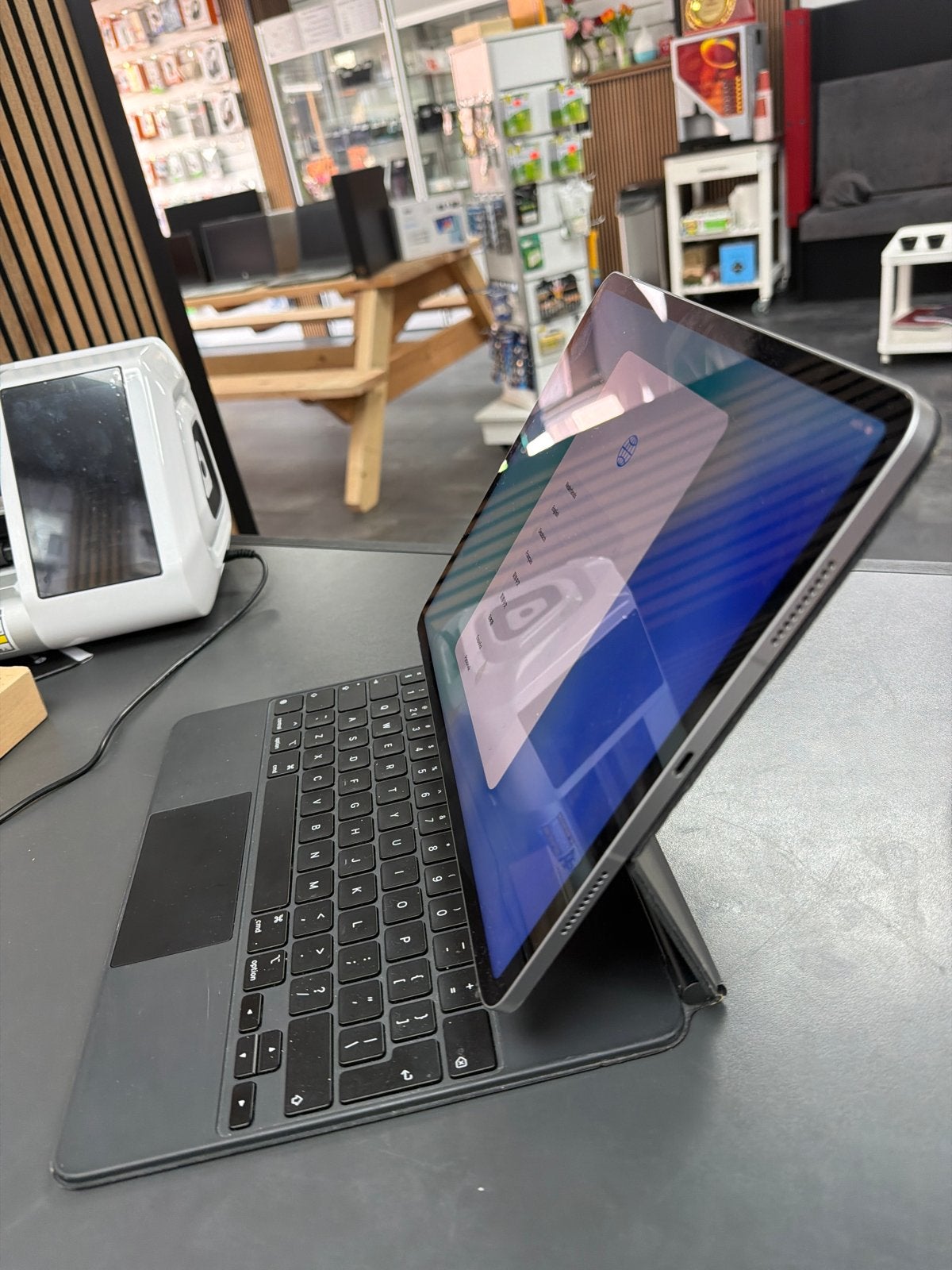 Apple iPad Pro 12.9 inch256GB WiFi + Cellular Magic Keyboard, Computers en Software, Apple iPads, 11 inch, Ophalen of Verzenden