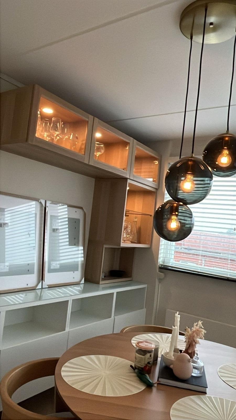 IKEA BESTA wandmeubel met verlichting, Huis en Inrichting, Ophalen, Gebruikt, 150 tot 200 cm, 25 tot 50 cm