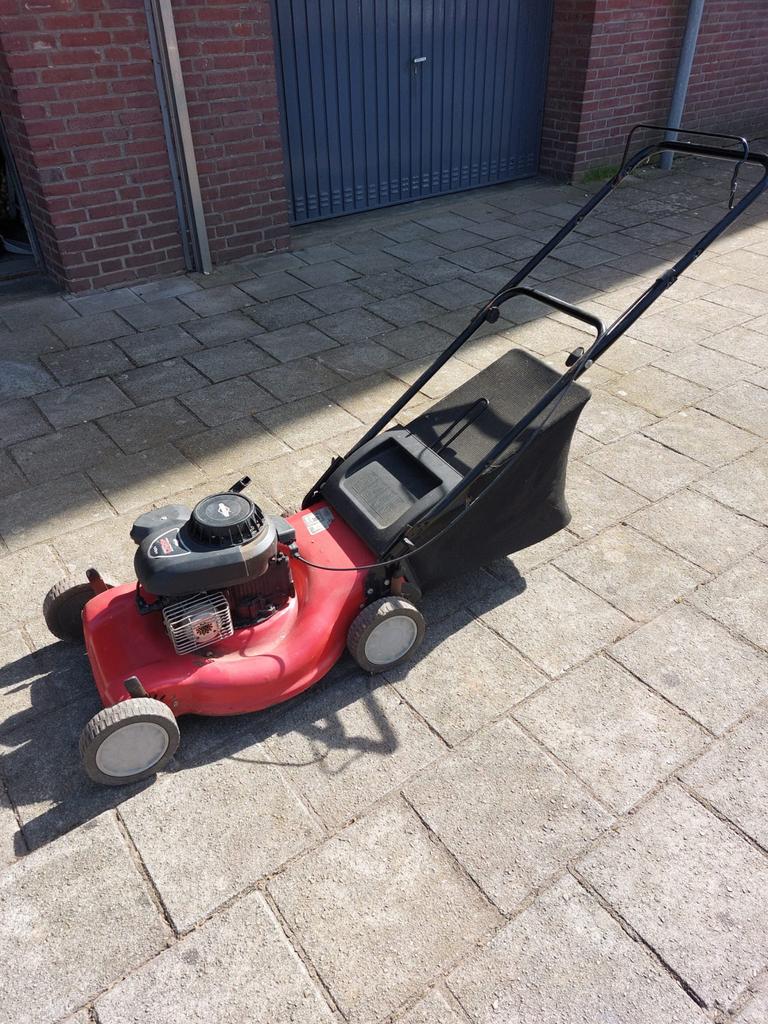 Gebruikte Benzine Grasmaaier - MTD Briggs & Stratton 450 Ser, Cirkelmaaier, Gebruikt, Ophalen of Verzenden, 40 t/m 49 cm