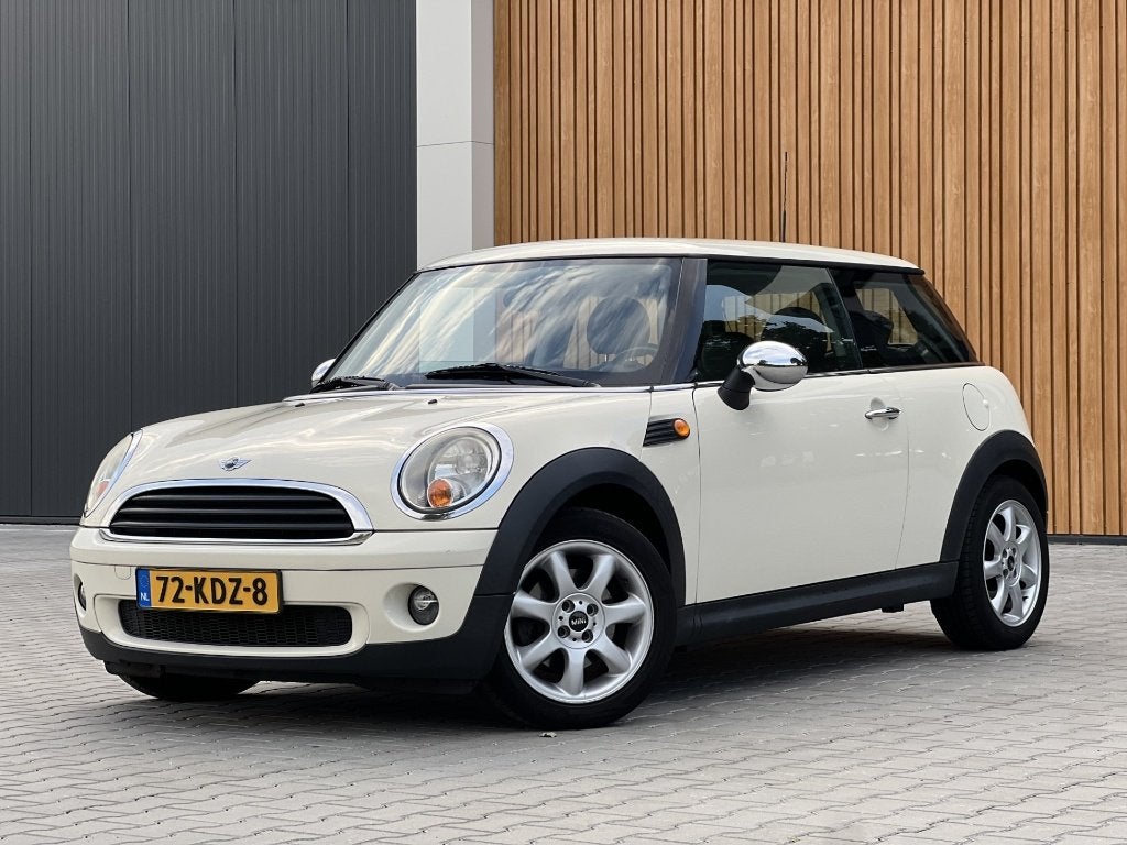 Mini 1.4 One Anniversary Business 2009 APK 01-2027, Auto's, Mini, Voorwielaandrijving, Zwart, 4 cilinders, 4 stoelen