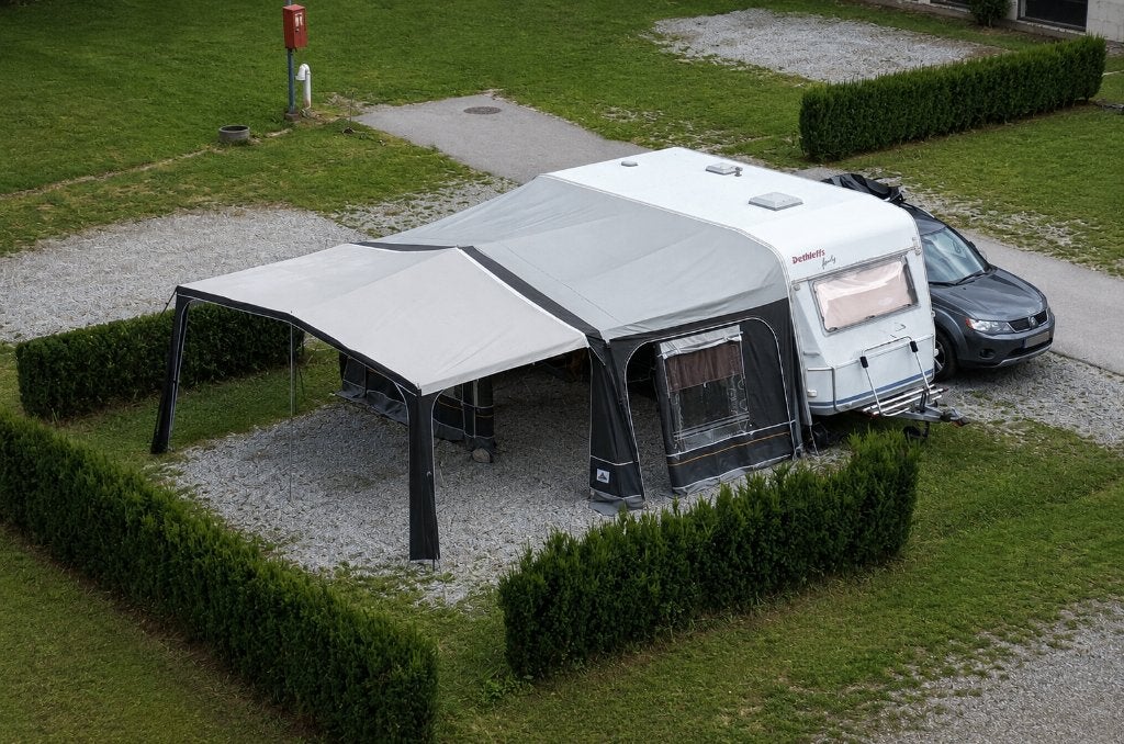 Nette Dethleffs Caravan Stapelbed Vastbed Treinzit Rijklaar, Treinzit, 750 - 1000 kg, Particulier, 5 tot 6 meter