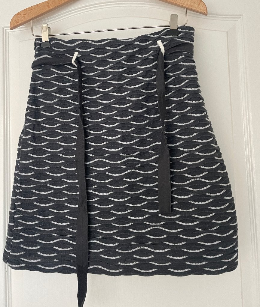 La Ligna grijs geschulpt rokje NIEUW maat 36, Kleding | Dames, Nieuw, Ophalen of Verzenden, Maat 36 (S), Grijs
