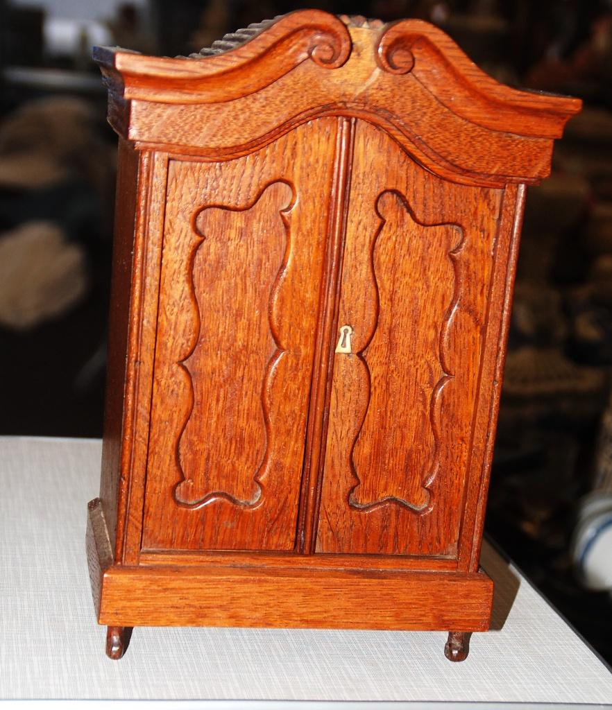 Klein lief miniatuurkast je van eiken hout, Ophalen of Verzenden, Nieuw