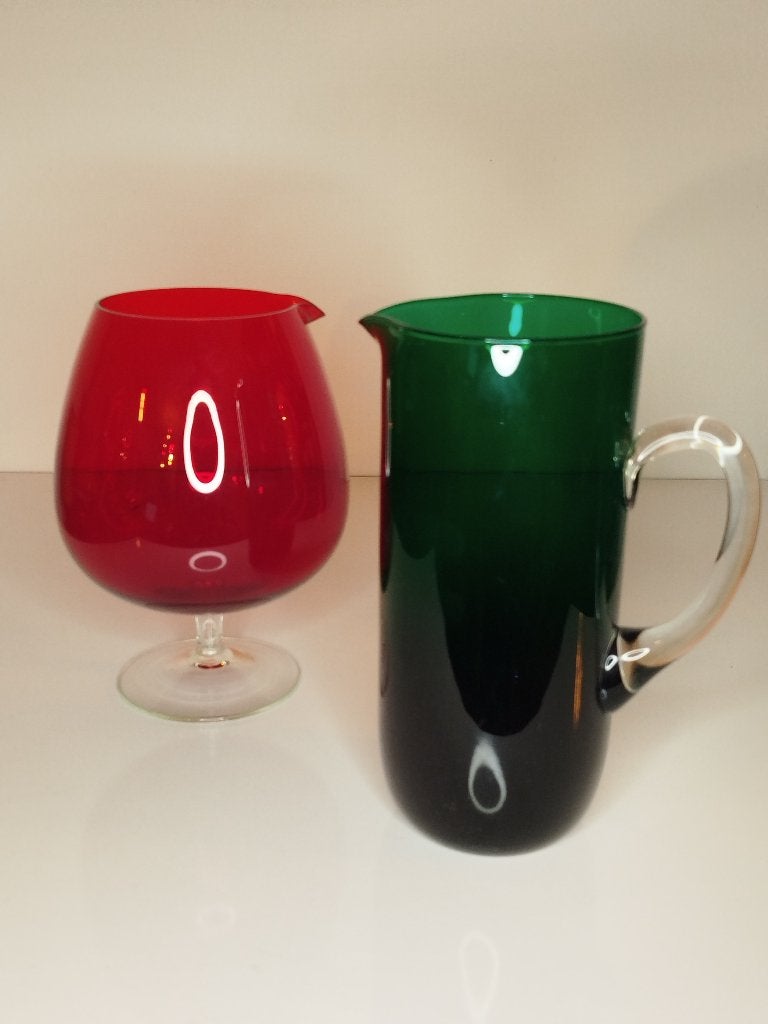 2 zeer decoratieve kristallen karaffen in groen en rood, Ophalen of Verzenden, Minder dan 50 cm, Rood, Glas