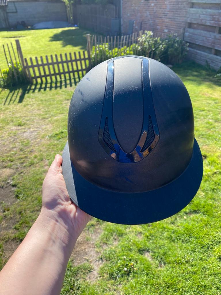 Dames cap maat M, Ophalen, Zo goed als nieuw, Dressuur, Dames