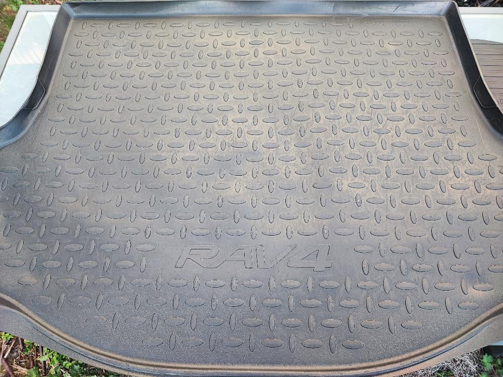 Toyota RAV4 rubberen kofferbak mat, Ophalen, Zo goed als nieuw