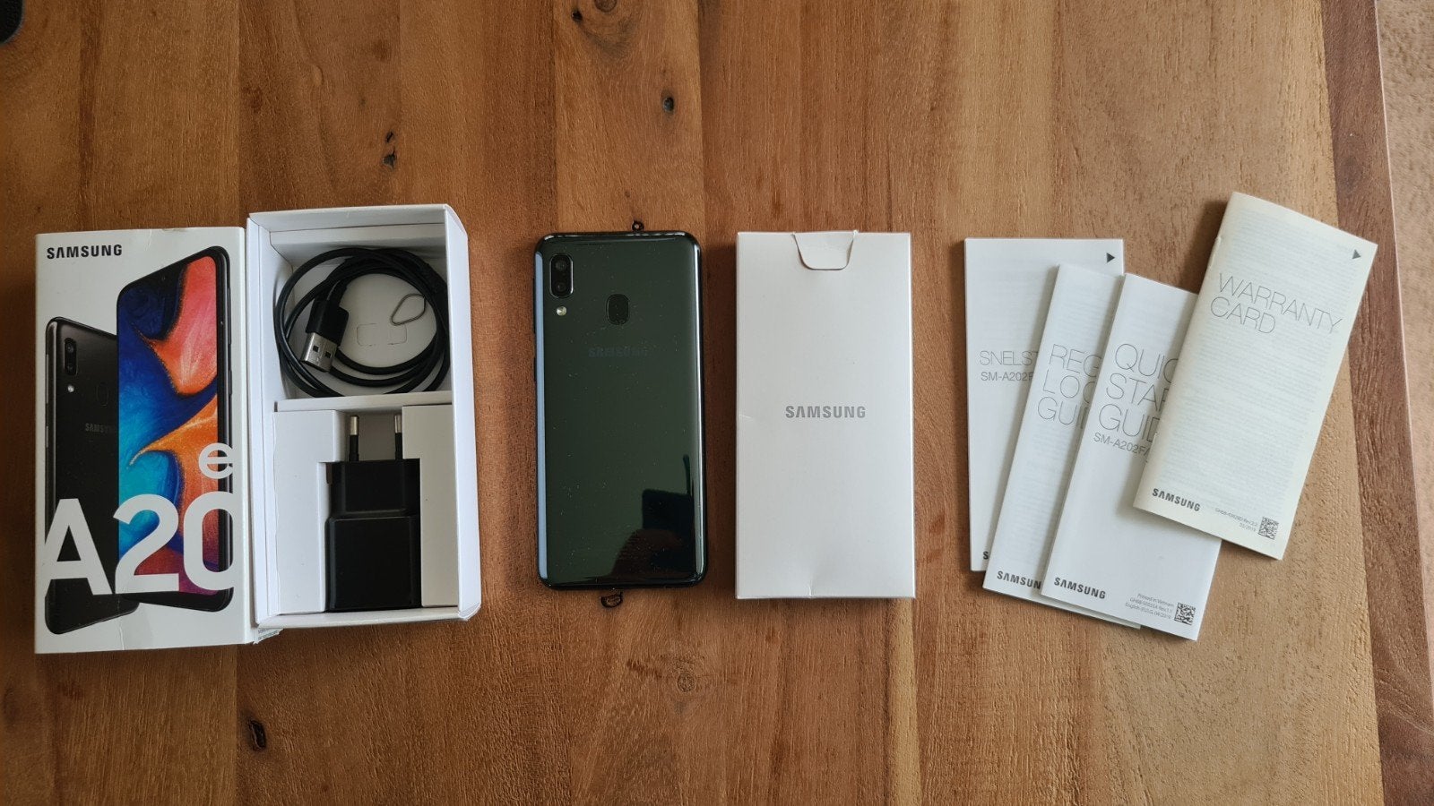 Samsung Galaxy A20e (32GB) – Zwart – Compleet in doos met ac, Ophalen of Verzenden, Zo goed als nieuw, Overige typen, Samsung