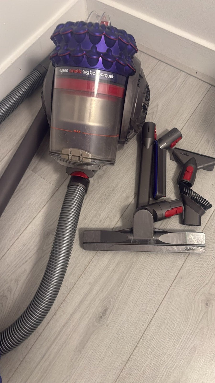 Foto 2 van Dyson Cinetic Big Ball Parquet stofzuiger -Zo goed als nieuw