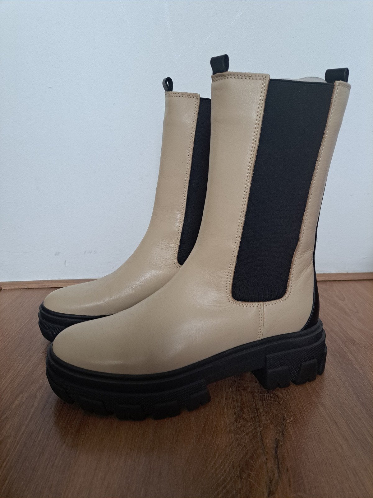 Nieuwe Laarsjes Maat 39 - JL op de zool, Hoge laarzen, Zwart, Nieuw, Ophalen of Verzenden