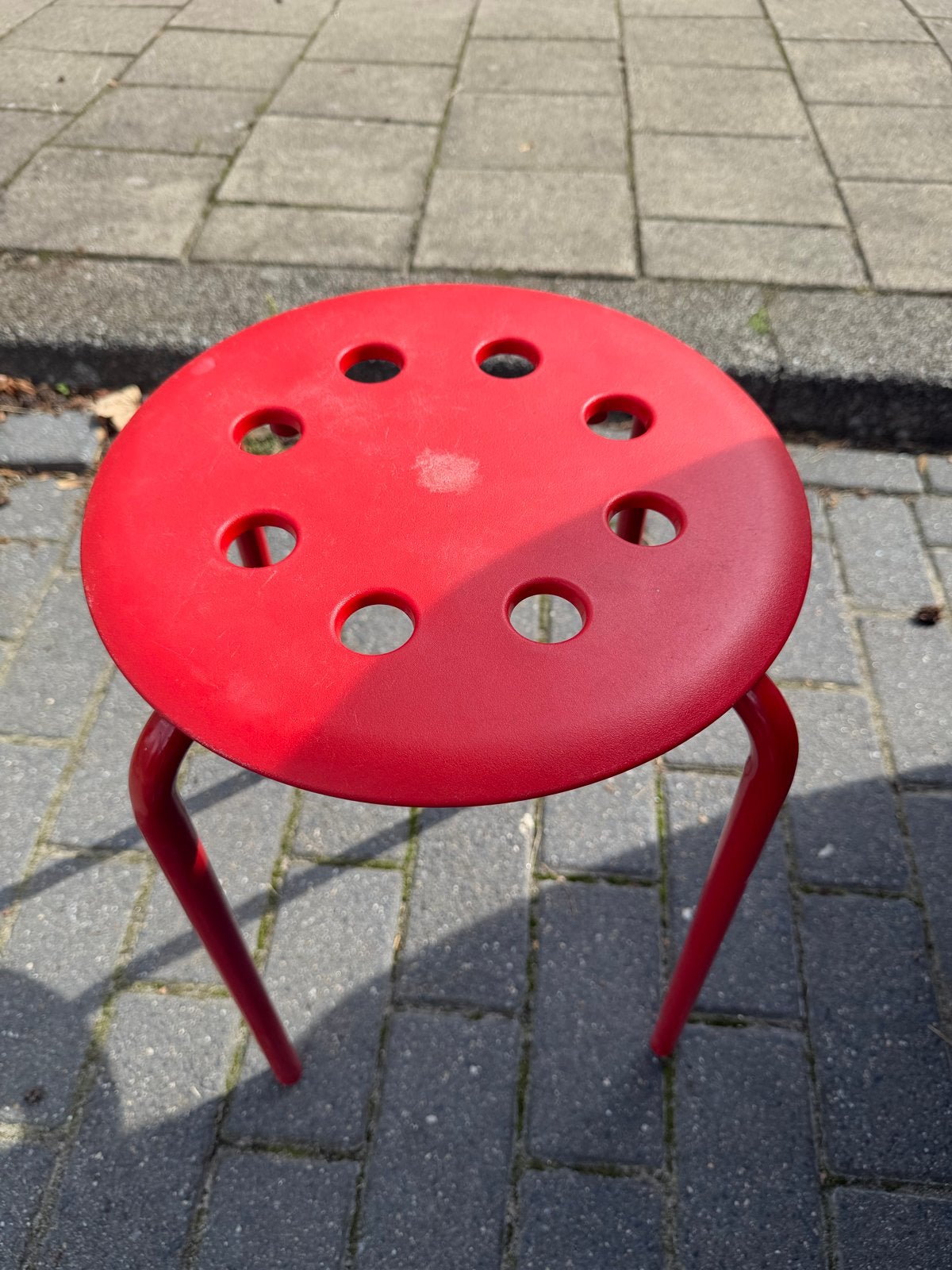 Rode IKEA Marius kruk - Gebruikt, Ophalen of Verzenden, Gebruikt, Staal