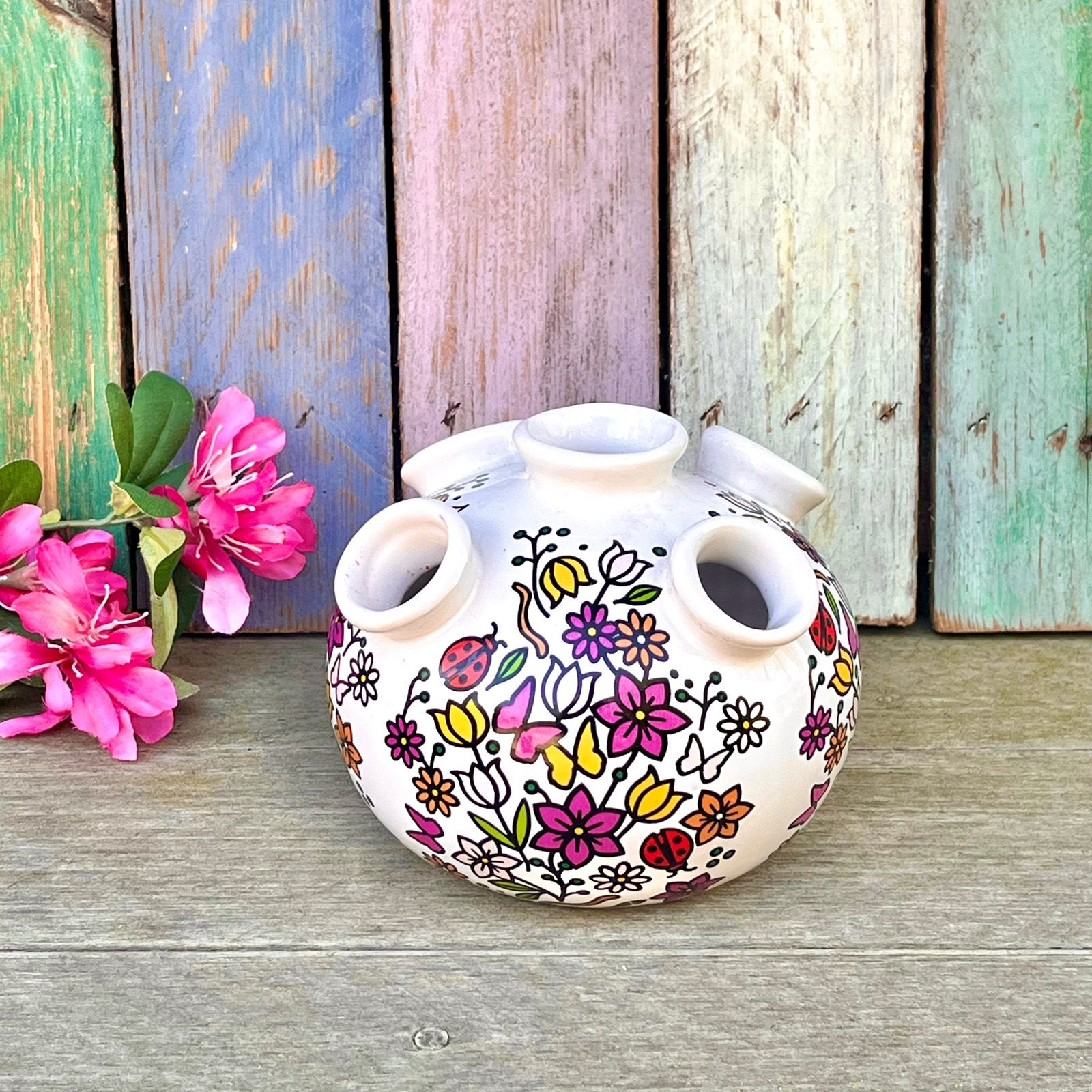 Tulpenvaasje met bloemen vlinders en lieveheersbeestjes, Huis en Inrichting, Gebruikt, Meerkleurig, Ophalen of Verzenden, 11 cm