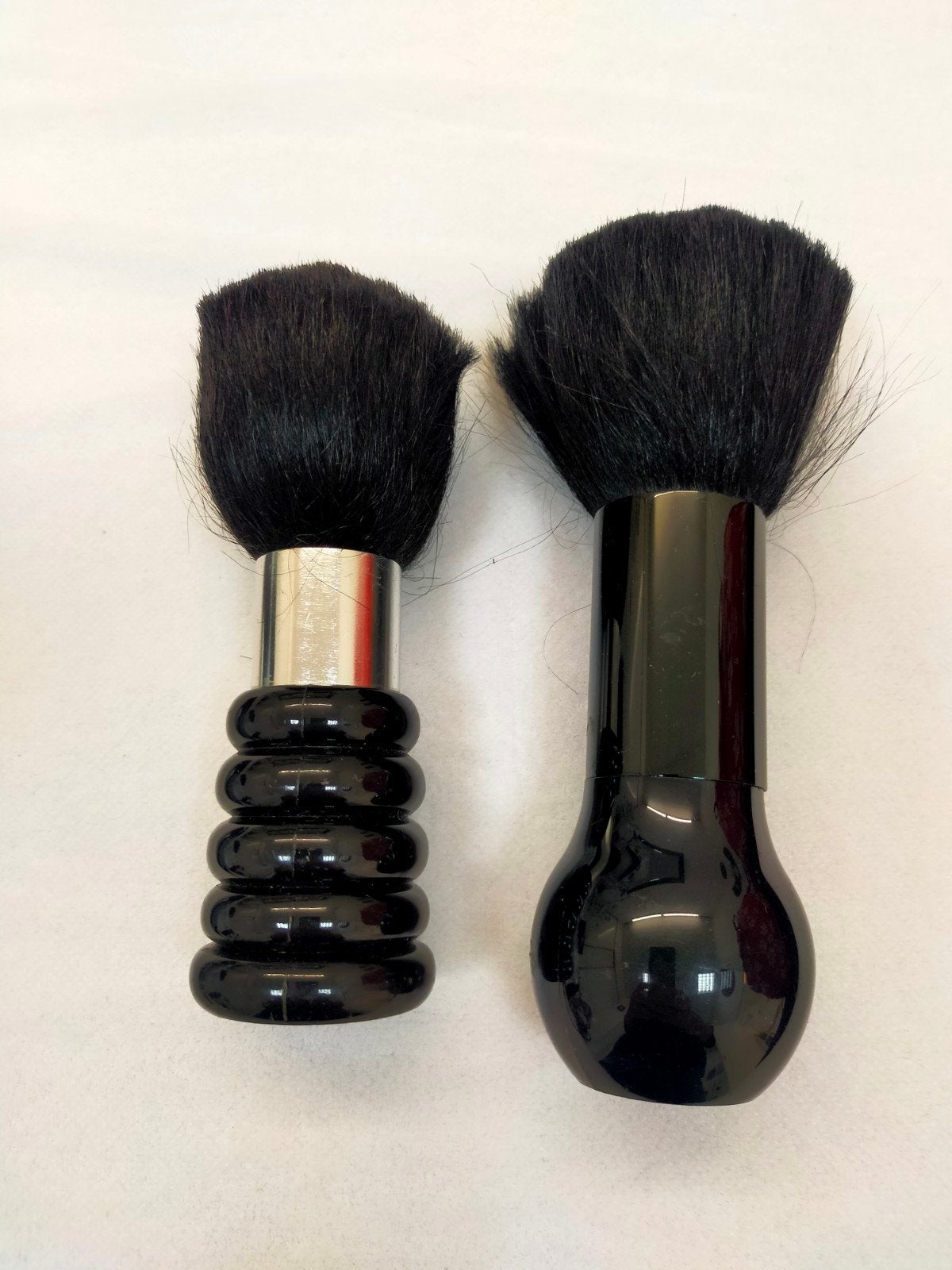Barber benodigdheden: 2 Nekborstels, Ophalen