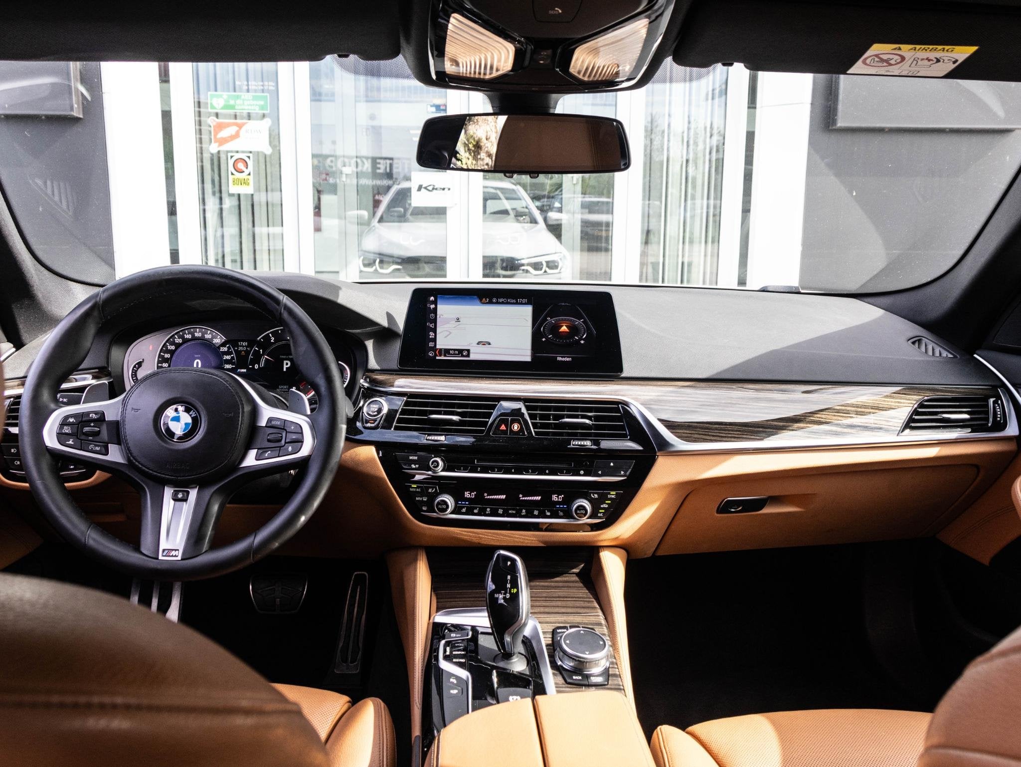BMW 5-serie Touring 530i High Executive | M-pakket | Leder |, Auto's, Automaat, 1998 cc, Achterwielaandrijving, Gebruikt