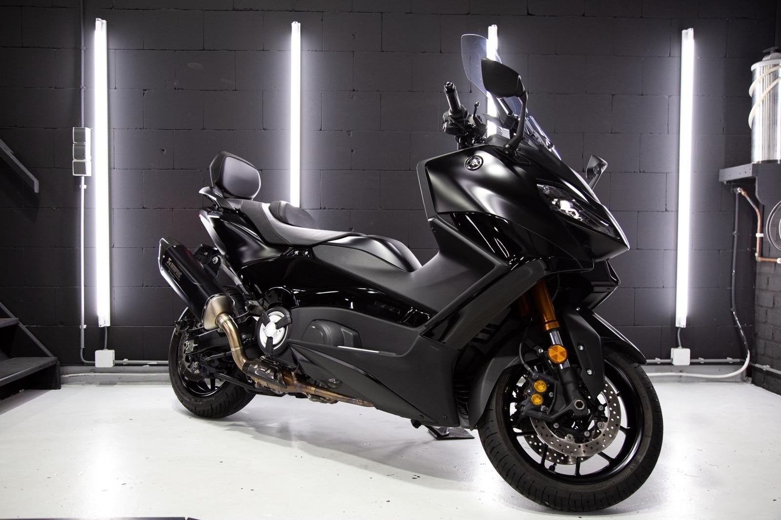 Yamaha TMAX Tech MAX Akrapovic en Full Option, Motoren, Sportuitlaat, Occasion, Motorrijbewijs A, Bedrijf