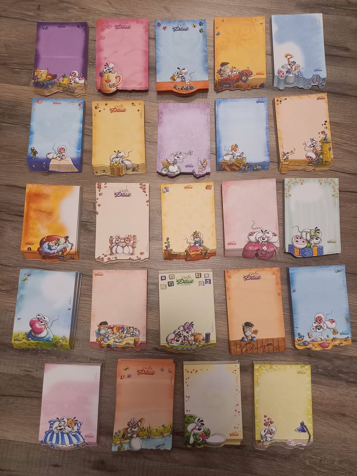 Diddl relief blaadjes 24 verschillende, Verzamelen, Diddl, Ophalen of Verzenden, Zo goed als nieuw, Papier, Kaart of Schrift