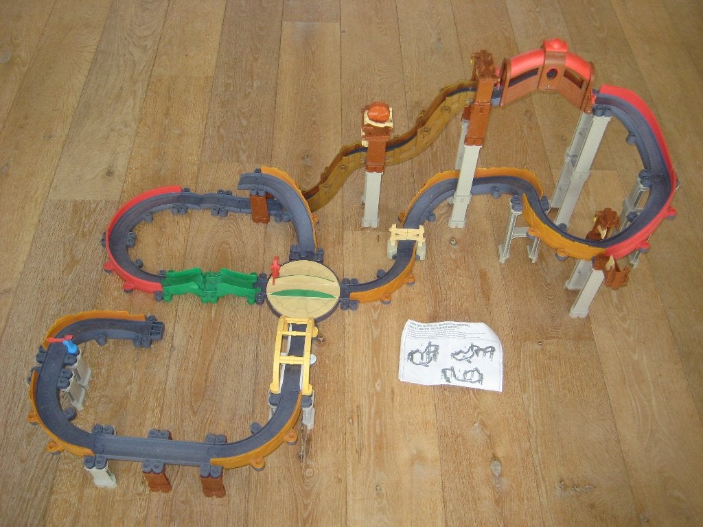 Chuggington: uitgebreide baan, 10 treintjes met opbergkoffer, Ophalen of Verzenden, Zo goed als nieuw
